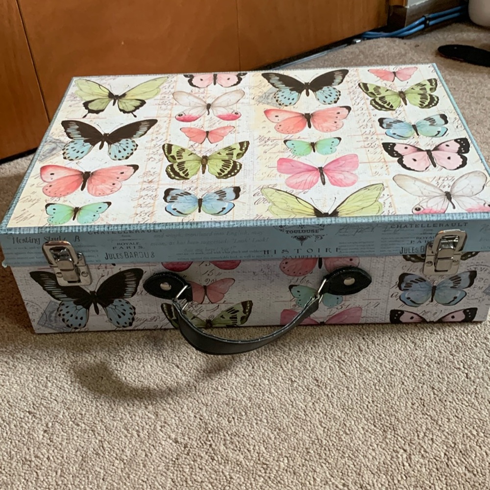Organizing Essentials storage trunk - Picture 2 of 5